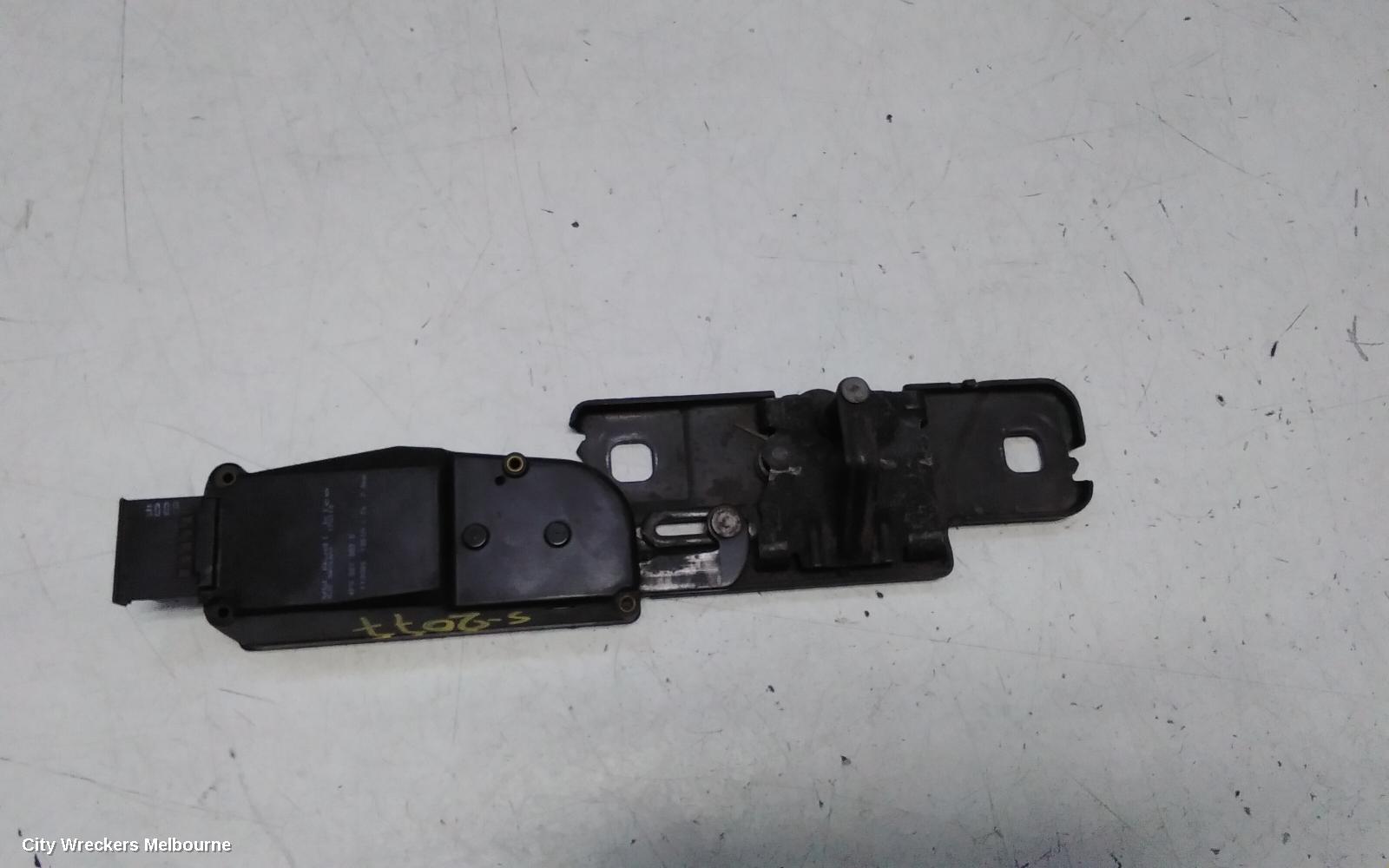 AUDI Q7 DOOR/BOOT/GATE LOCK, TAILGATE LOCK, 4L, 10/2009 - 08/2015