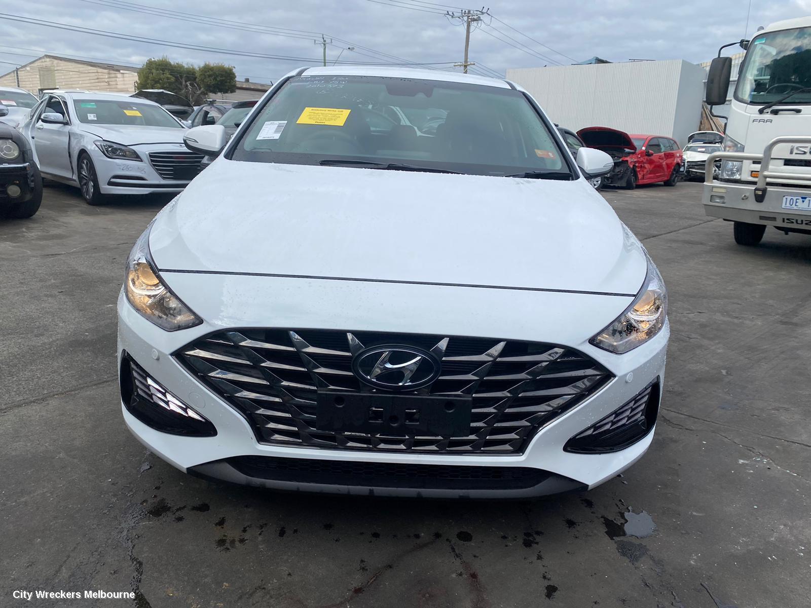 HYUNDAI I30 RIGHT FRONT DOOR WINDOW, PD, HATCH, 03/2017 ONWARDS