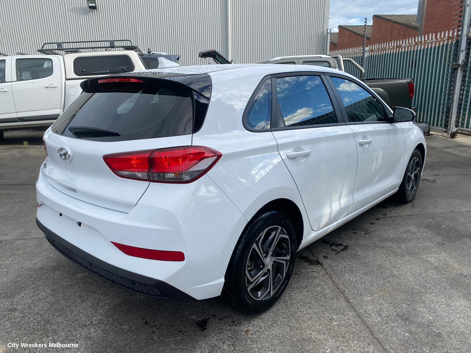 HYUNDAI I30 RIGHT FRONT DOOR WINDOW, PD, HATCH, 03/2017 ONWARDS