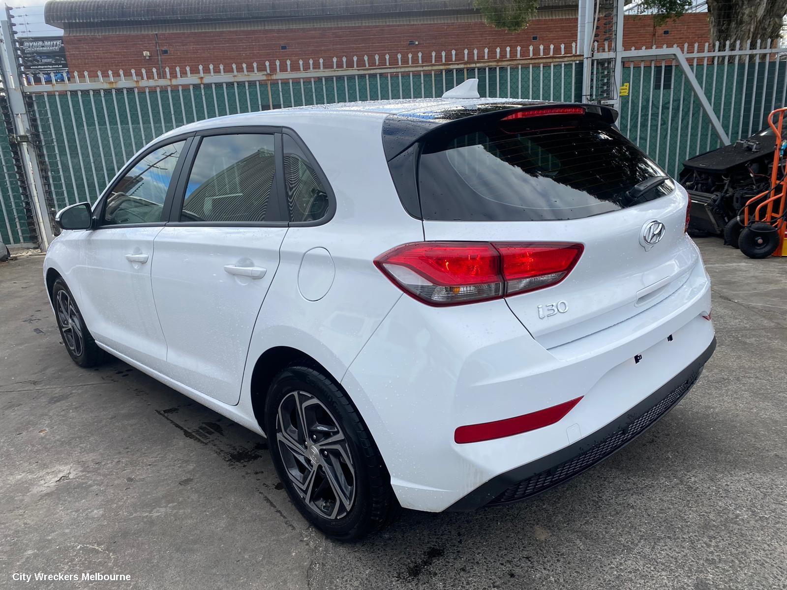 HYUNDAI I30 RIGHT FRONT DOOR WINDOW, PD, HATCH, 03/2017 ONWARDS