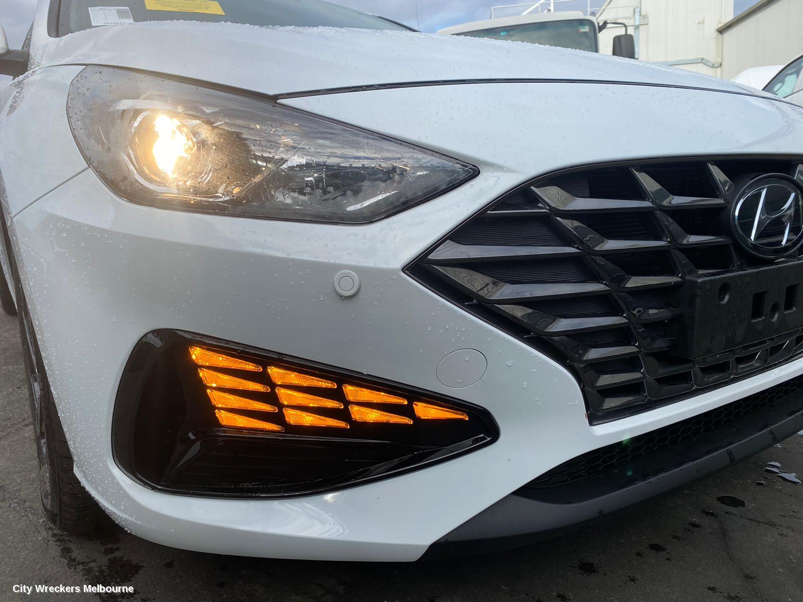 HYUNDAI I30 RIGHT FRONT DOOR WINDOW, PD, HATCH, 03/2017 ONWARDS