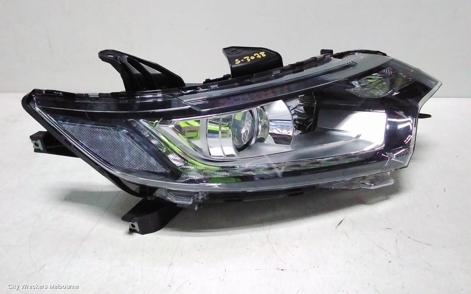 MITSUBISHI OUTLANDER RIGHT HEADLAMP, ZK-ZL, HALOGEN TYPE, 04/201507/2021