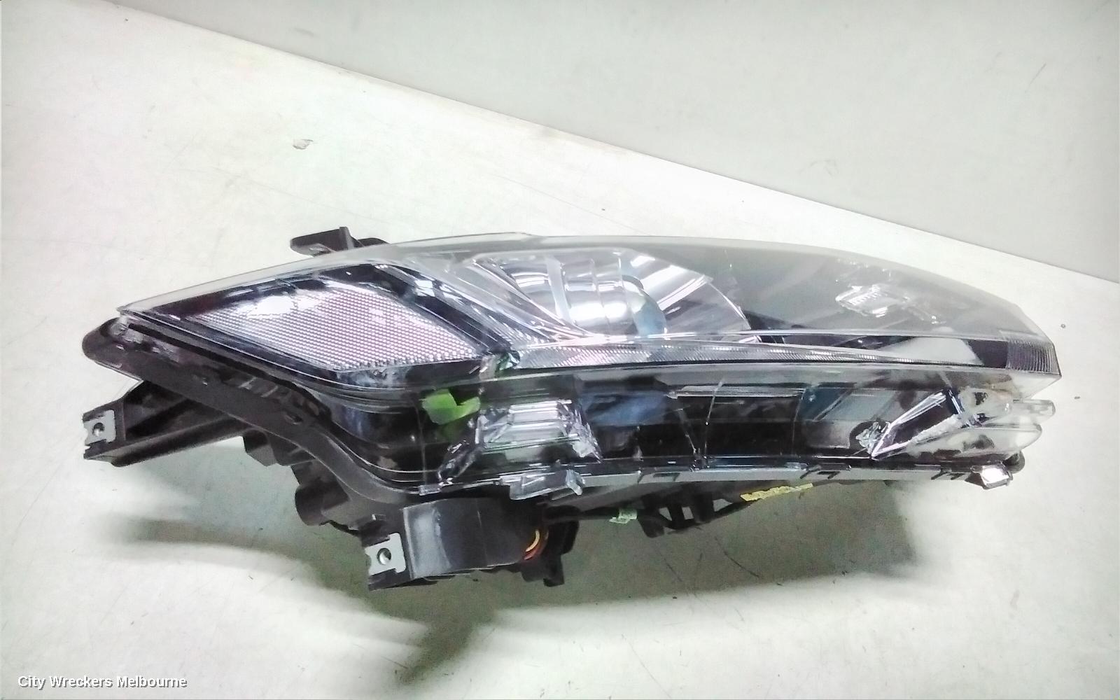 MITSUBISHI OUTLANDER RIGHT HEADLAMP, ZK-ZL, HALOGEN TYPE, 04/201507/2021