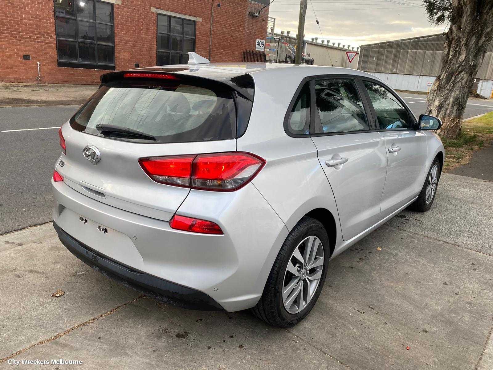 HYUNDAI I30 LEFT FRONT DOOR WINDOW, PD, HATCH, 03/2017 ONWARDS