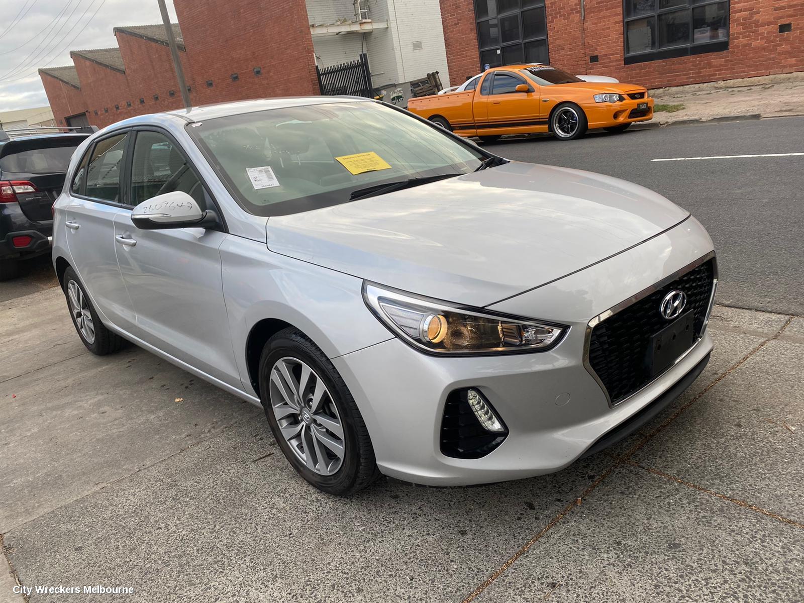 HYUNDAI I30 LEFT FRONT DOOR WINDOW, PD, HATCH, 03/2017 ONWARDS