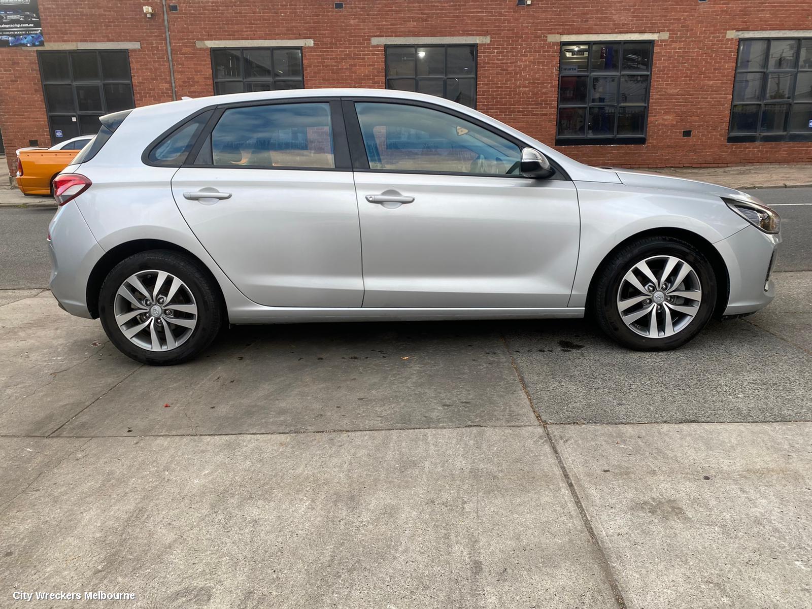 HYUNDAI I30 LEFT FRONT DOOR WINDOW, PD, HATCH, 03/2017 ONWARDS