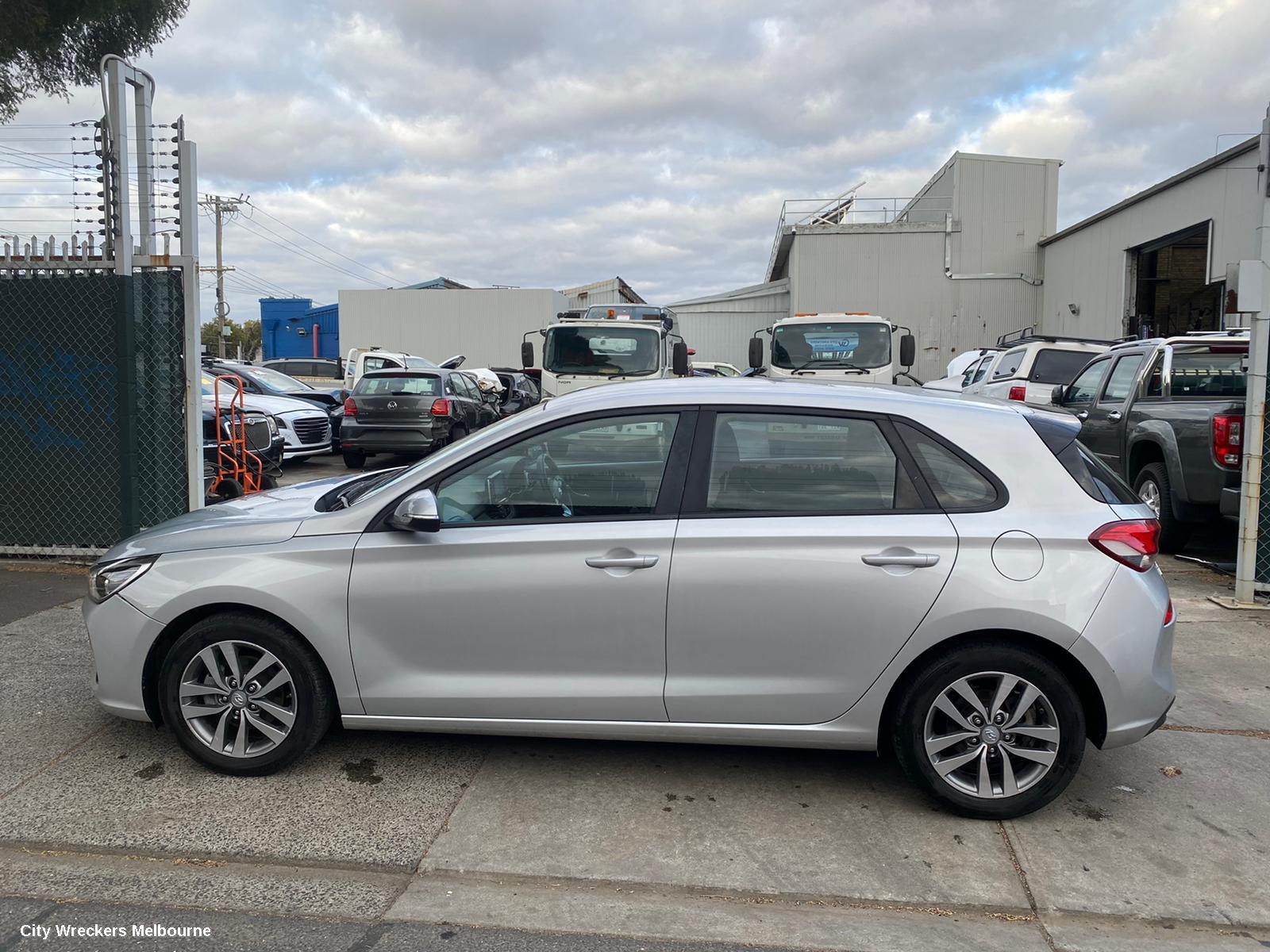 HYUNDAI I30 LEFT FRONT DOOR WINDOW, PD, HATCH, 03/2017 ONWARDS