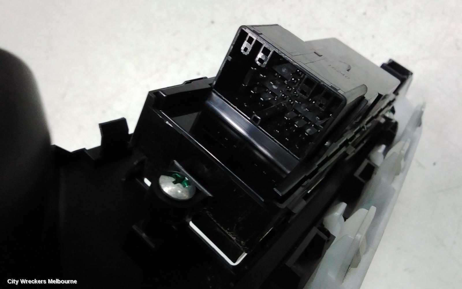SUZUKI VITARA PWR DR WIND SWITCH, RH FRONT (MASTER SWITCH), W/ POWER FOLD TYPE, VITARA, LY (VIN TSM), 06/2015 ONWARDS