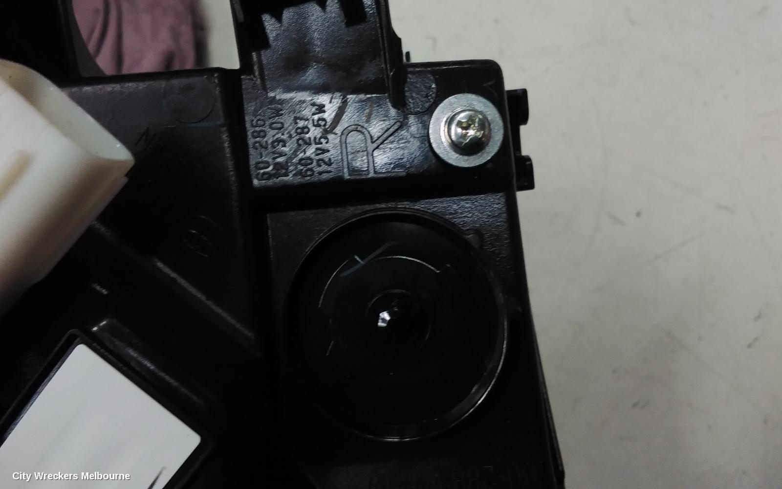 TOYOTA LANDCRUISER RIGHT TAILLIGHT, 300 SERIES, IN BODY, W/ LED, LED TURN SIGNAL, DYNAMIC TURN SIGNAL TYPE, 04/2021 ONWARDS