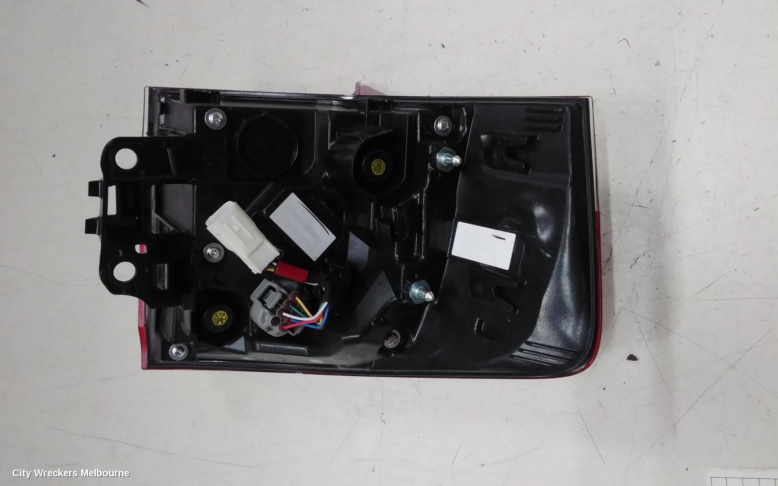 TOYOTA LANDCRUISER RIGHT TAILLIGHT, 300 SERIES, IN BODY, W/ LED, LED TURN SIGNAL, DYNAMIC TURN SIGNAL TYPE, 04/2021 ONWARDS