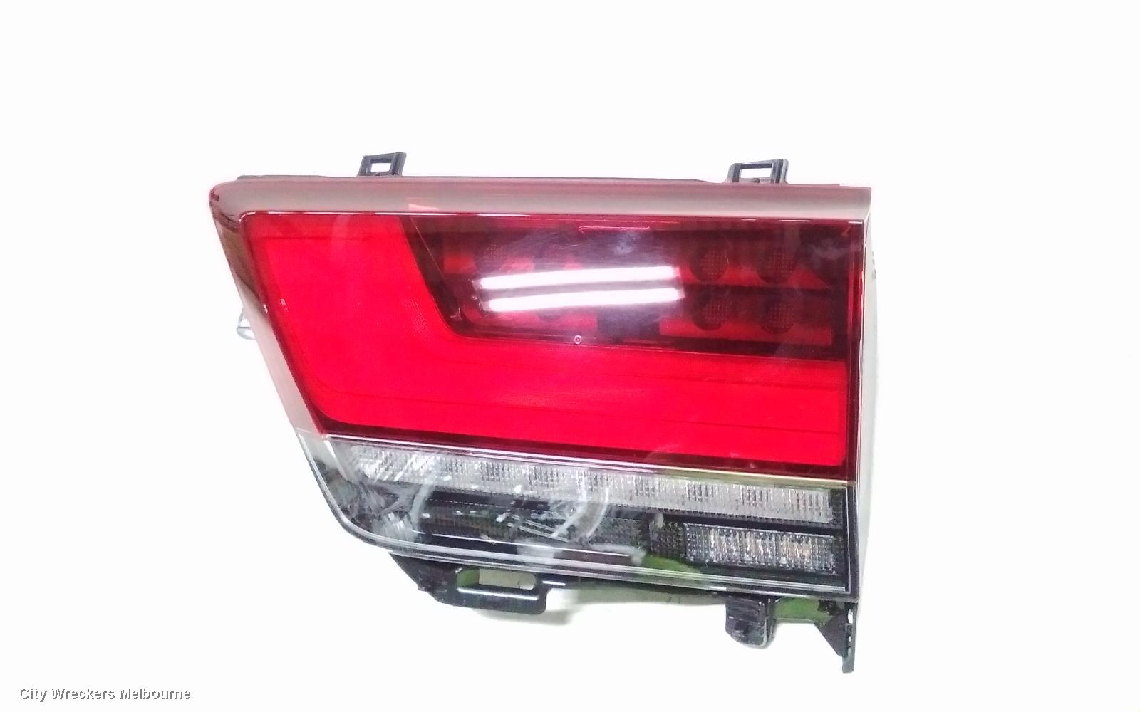 TOYOTA LANDCRUISER REAR GARNISH, 300 SERIES, TAILGATE LAMP (RH SIDE), W/ LED, LED TURN SIGNAL, DYNAMIC TURN SIGNAL TYPE, 04/2021 ONWARDS