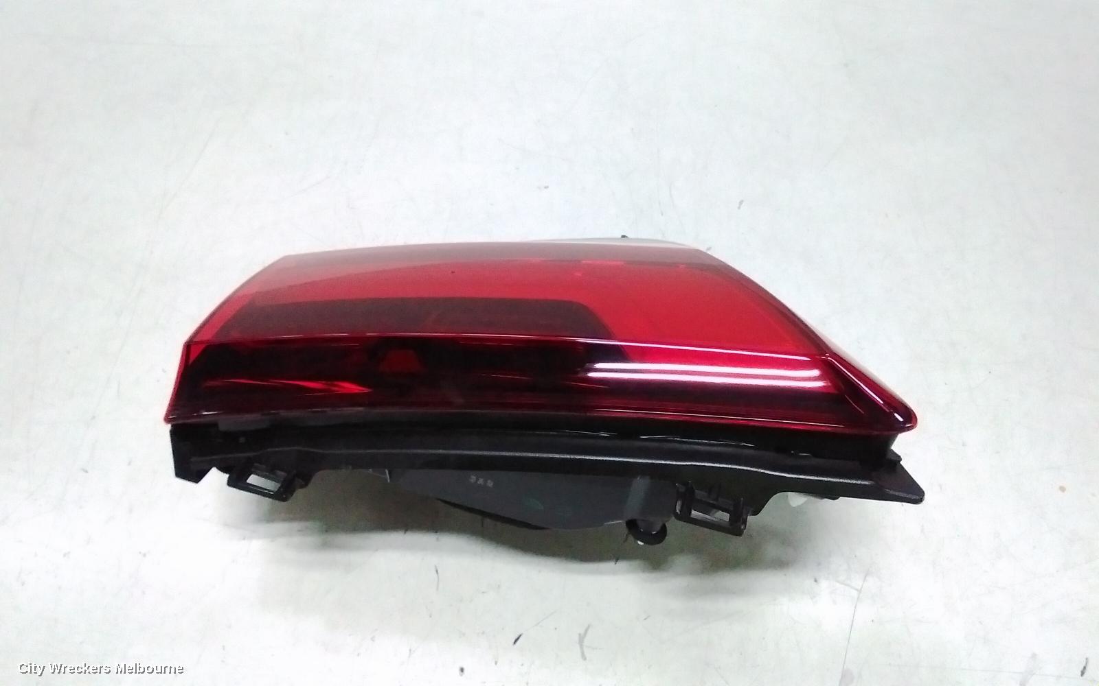 TOYOTA LANDCRUISER REAR GARNISH, 300 SERIES, TAILGATE LAMP (RH SIDE), W/ LED, LED TURN SIGNAL, DYNAMIC TURN SIGNAL TYPE, 04/2021 ONWARDS