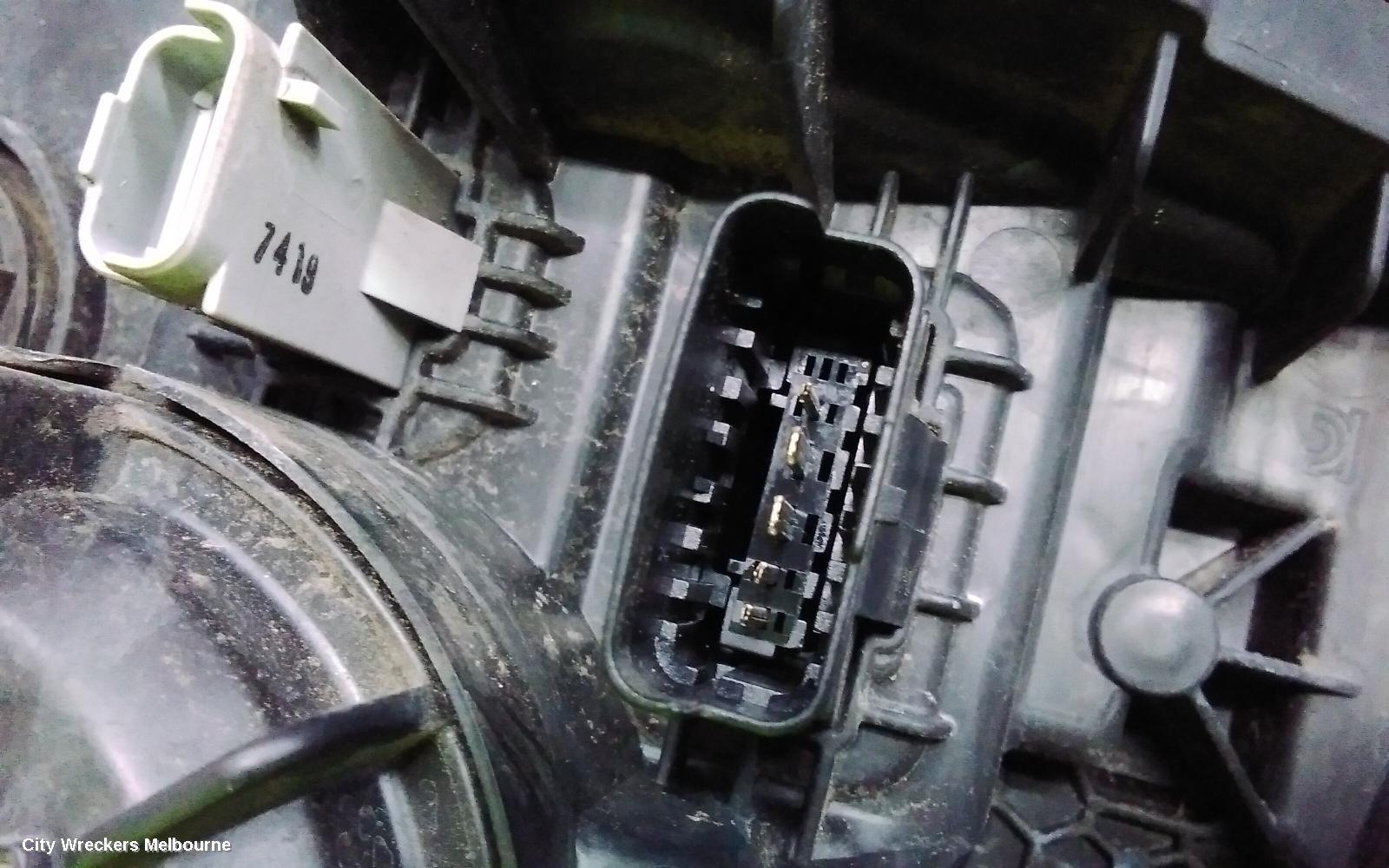 RENAULT KALEOS RIGHT HEADLAMP, XZG, W/ HALOGEN TYPE, 05/2016 - 05/2019