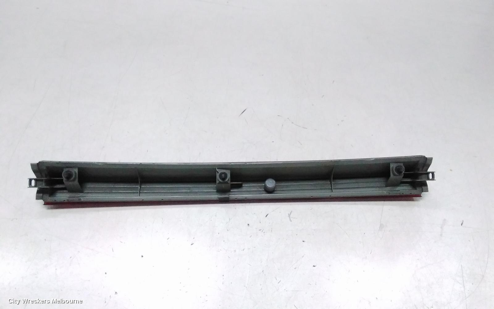 TOYOTA ESTIMA REAR GARNISH, TAILGATE LAMP (CENTRE), LENS# 28-194, RED, XR50, 05-19 (IMPORT)