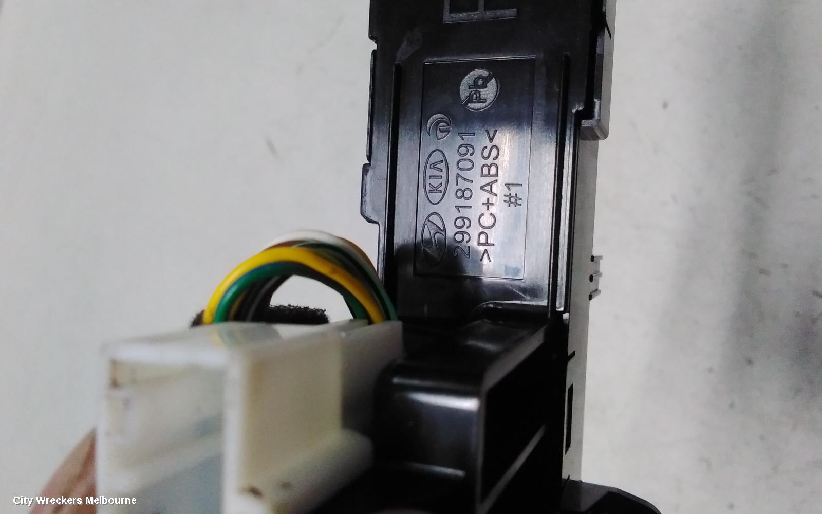 KIA STINGER, CK, 06/2017 - 04/2023, 360 CAMERA VIEW SWITCH ASSYEMBLY: 137573