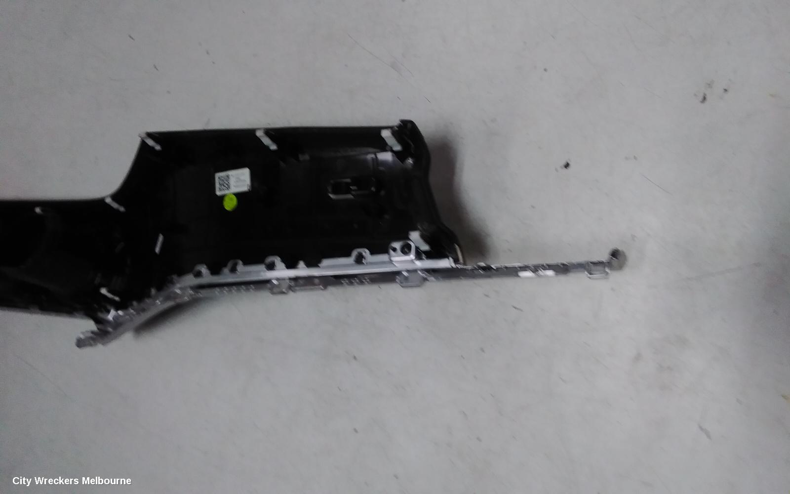 KIA STINGER, CK, 06/2017 - 04/2023, CENTER AIRVENT ASSEMBLY : 137575