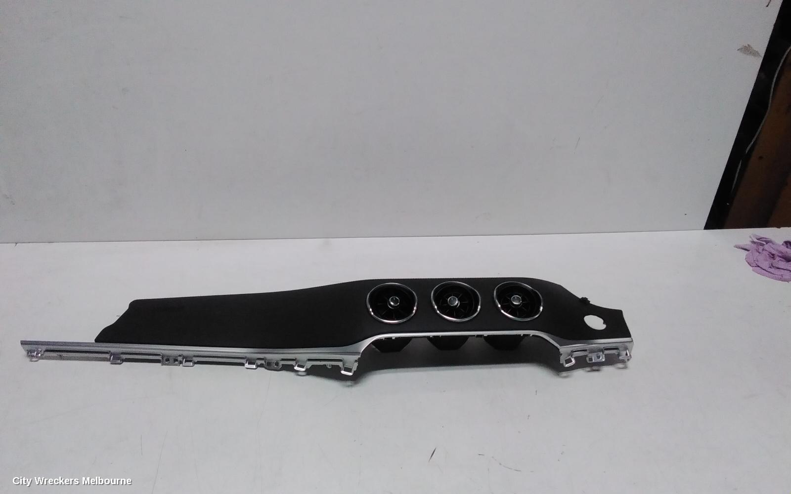 KIA STINGER, CK, 06/2017 - 04/2023, CENTER AIRVENT ASSEMBLY : 137575