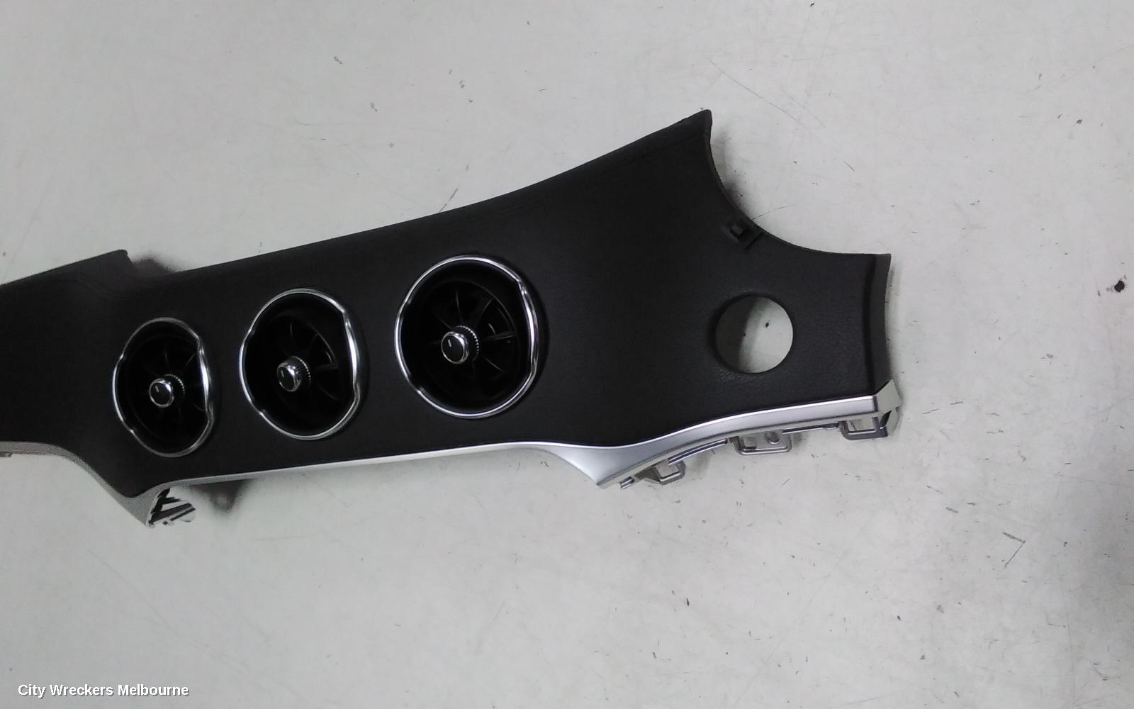 KIA STINGER, CK, 06/2017 - 04/2023, CENTER AIRVENT ASSEMBLY : 137575