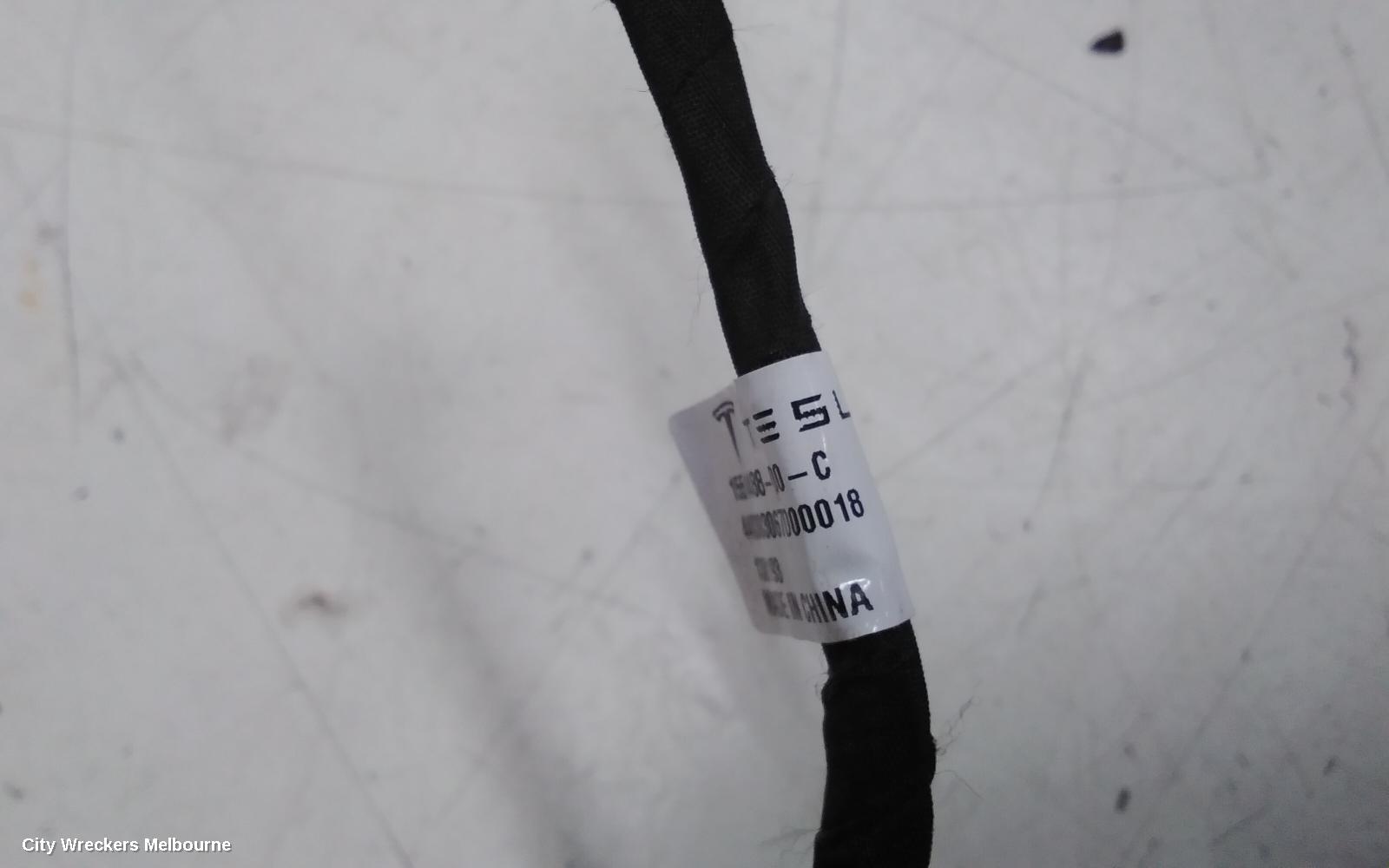 TESLA MODEL 3 HATCH STRUT, 1ST GEN, 06/2019 ONWARDS