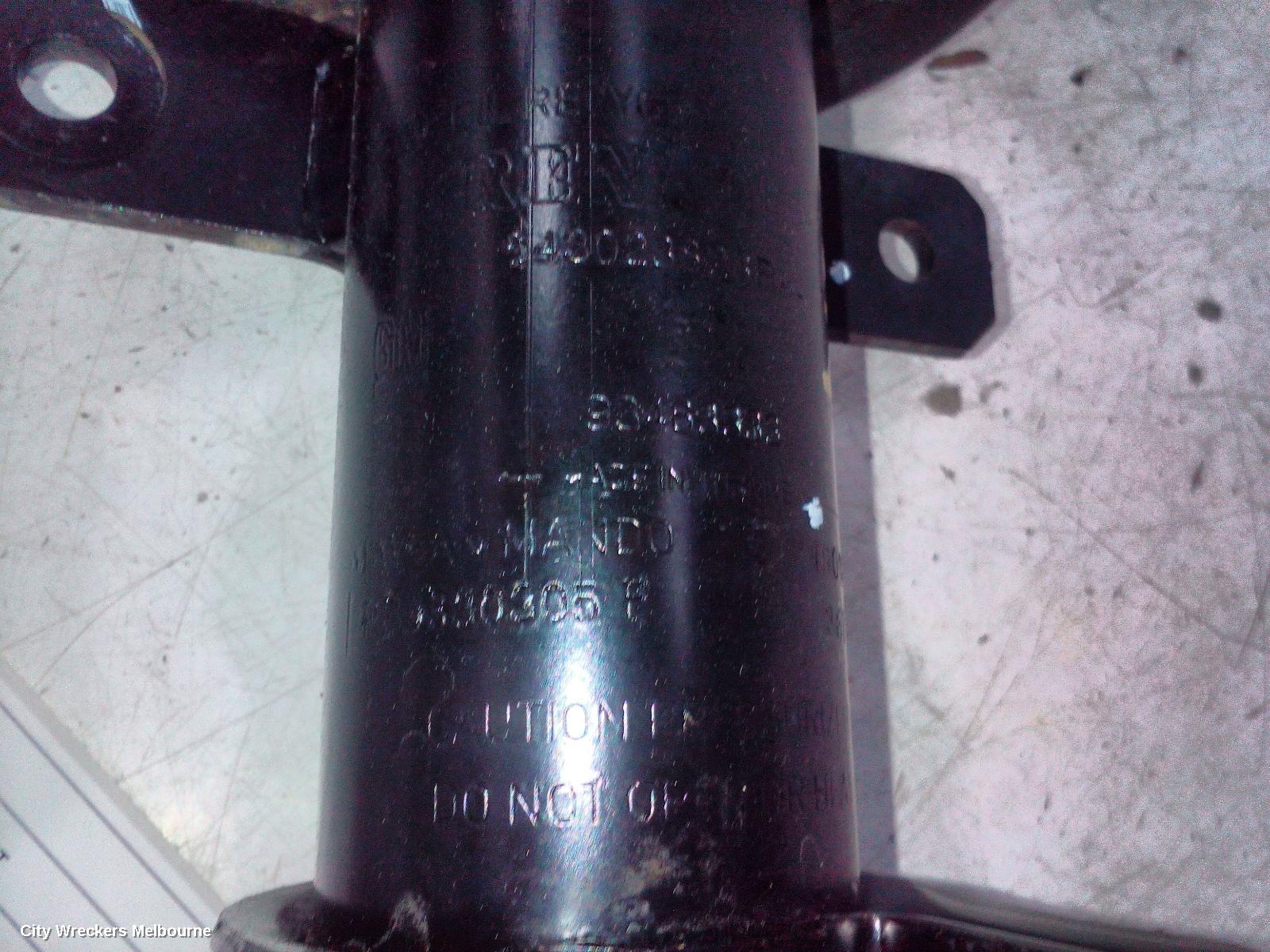 RENAULT TRAFIC RIGHT FRONT STRUT, X82, 01/2015 ONWARDS