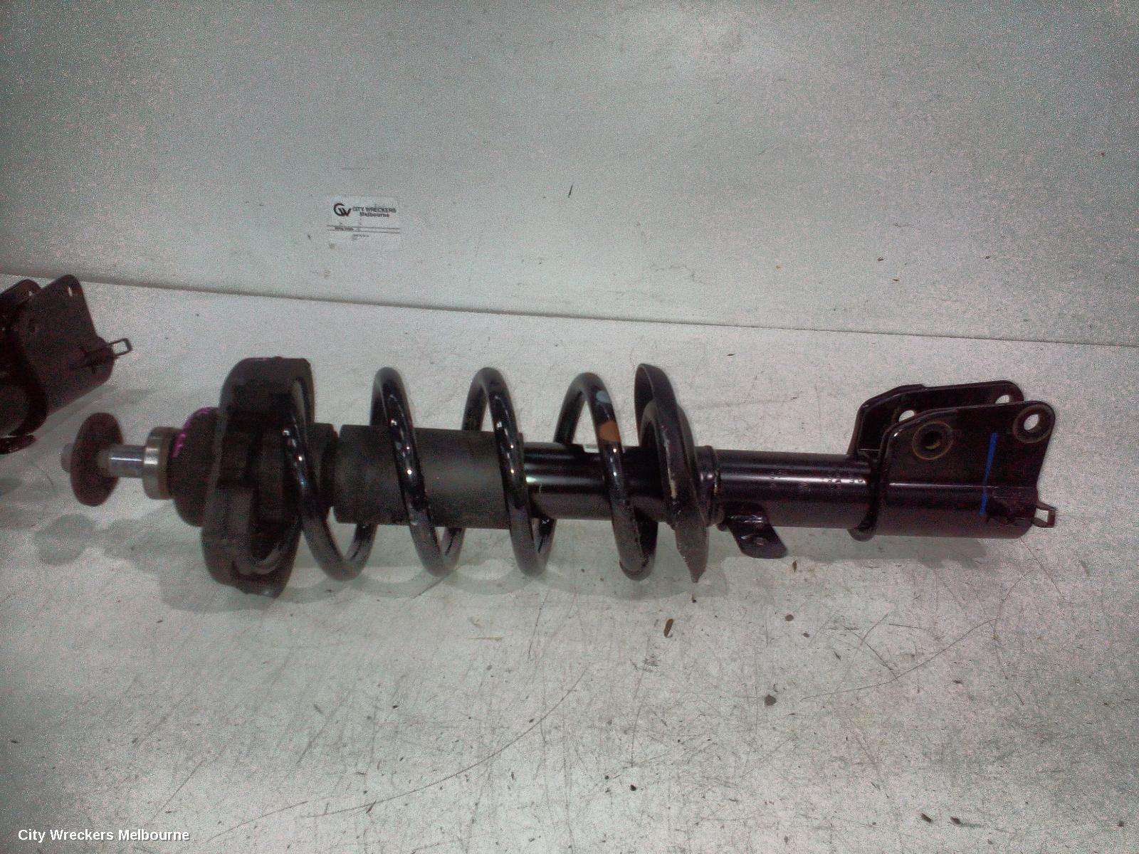 RENAULT TRAFIC RIGHT FRONT STRUT, X82, 01/2015 ONWARDS