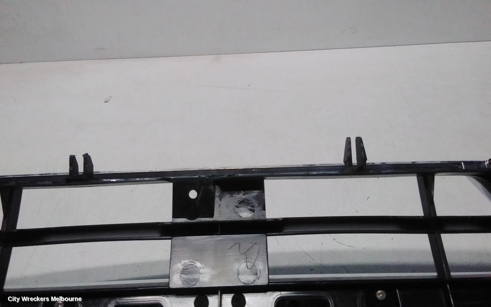 ISUZU DMAX GRILLE, RADIATOR GRILLE, CHROME, RA, 10/2008 - 05/2012