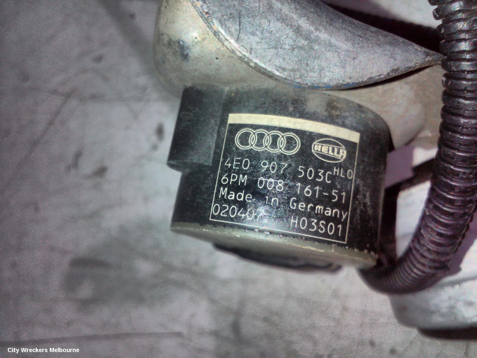 AUDI Q7 RIGHT FRONT UPPER CONTROL ARM, 4L, 09/2006 - 08/2015