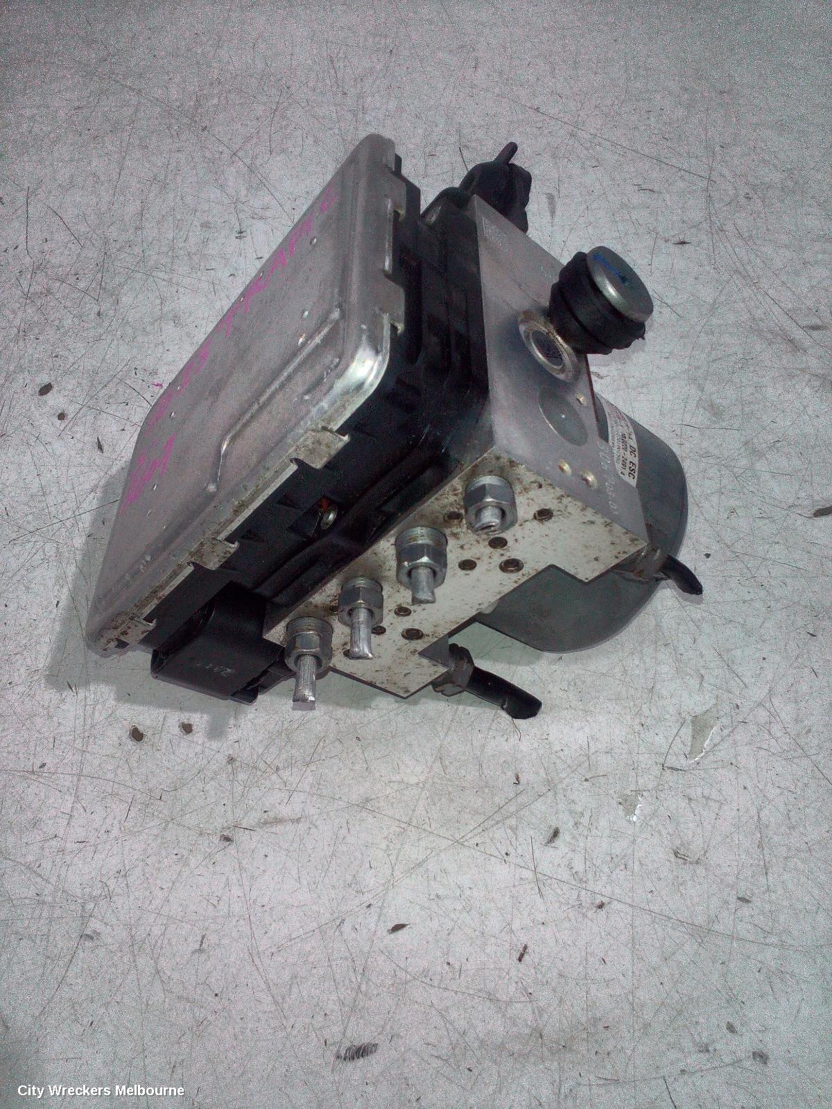 RENAULT TRAFIC ABS PUMP/MODULATOR, X82, P/N 476605919R, 01/2015 ONWARDS
