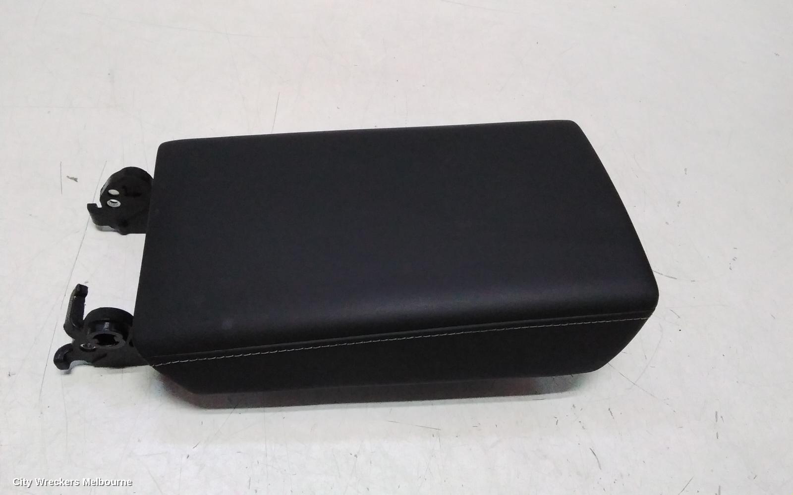 TESLA MODEL Y CONSOLE, 1ST GEN, 03/2022 ONWARDS