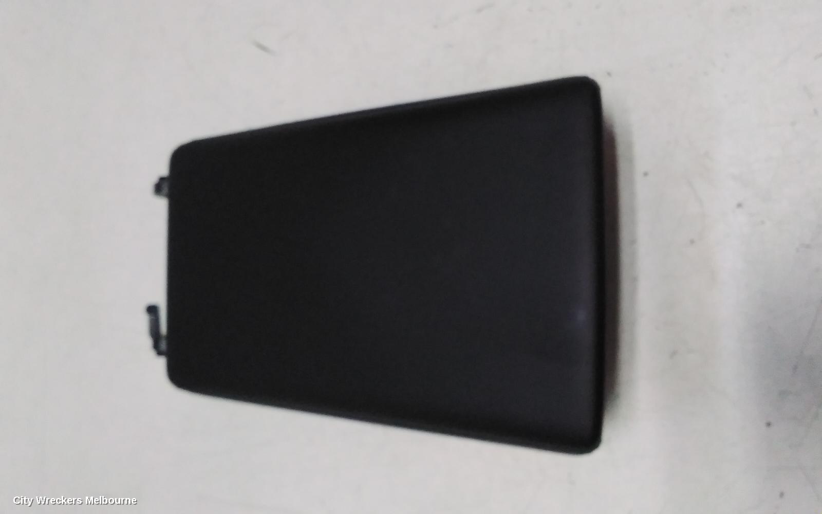 TESLA MODEL Y CONSOLE, 1ST GEN, 03/2022 ONWARDS