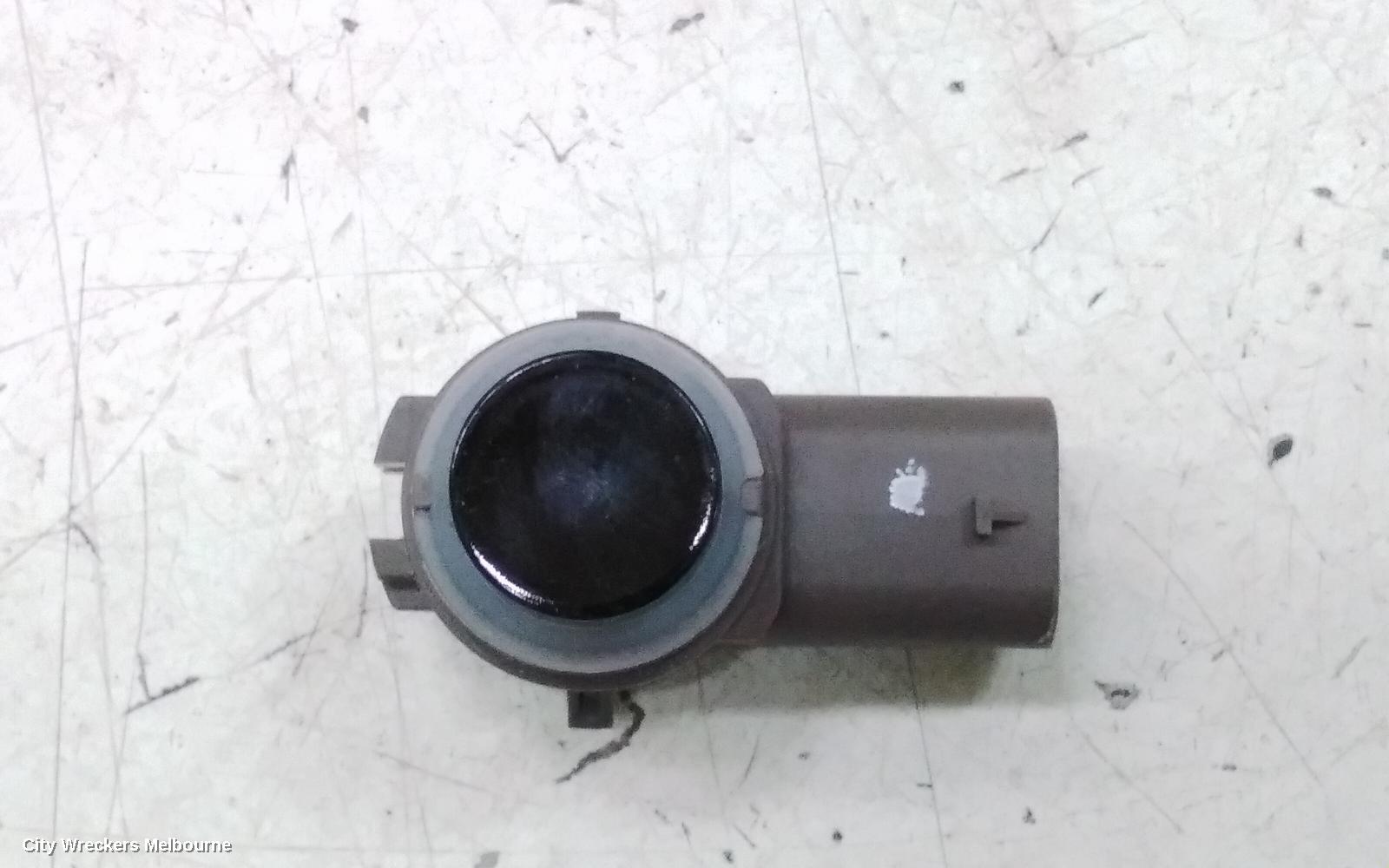 TESLA MODEL Y, 1ST GEN, 03/2022 ONWARDS, FRONT BAR CRASH SENSOR: 138233