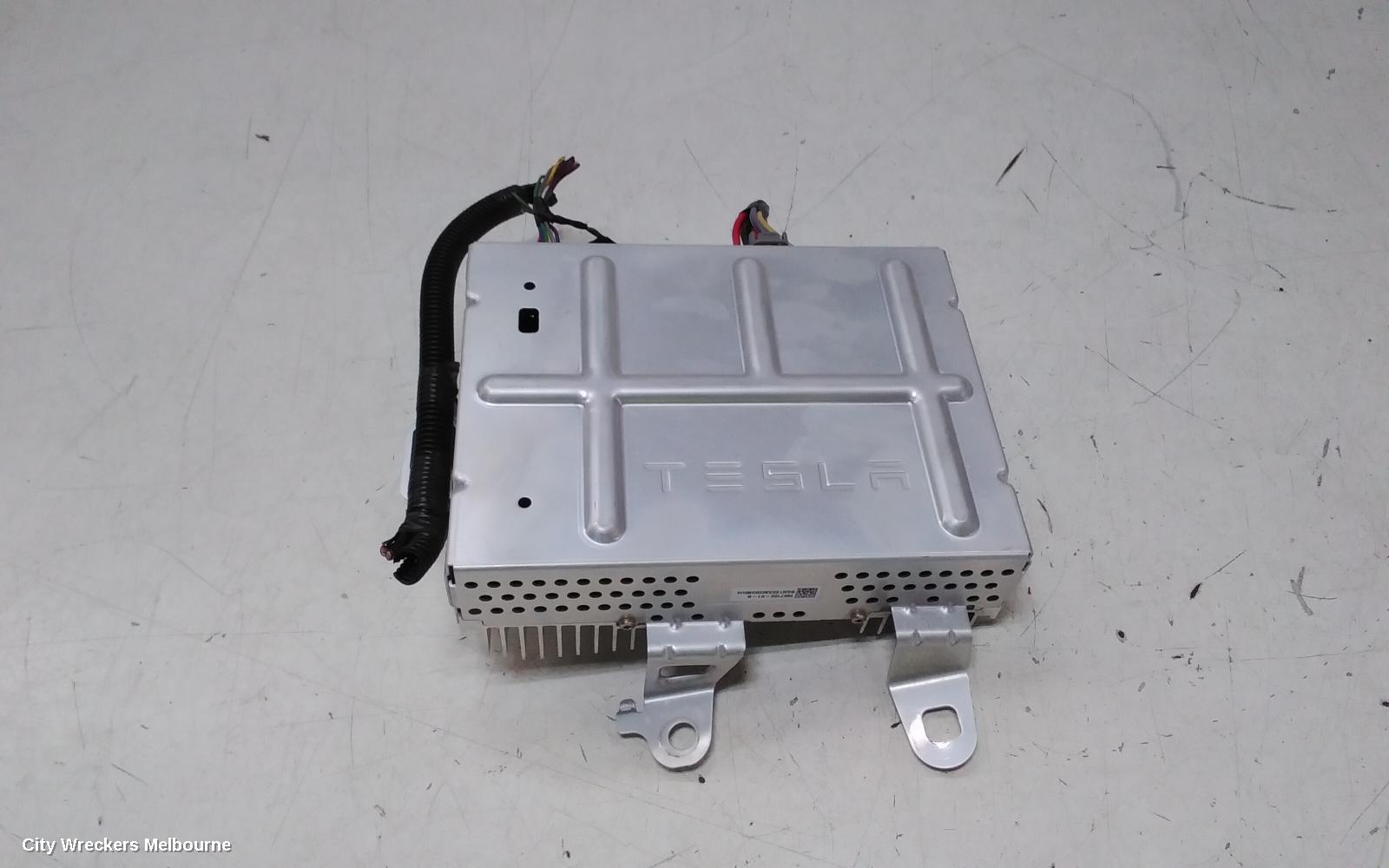 TESLA MODEL Y RADIO/CD/DVD/SAT/TV, 1ST GEN, AMPLIFIER, 03/2022 ONWARDS