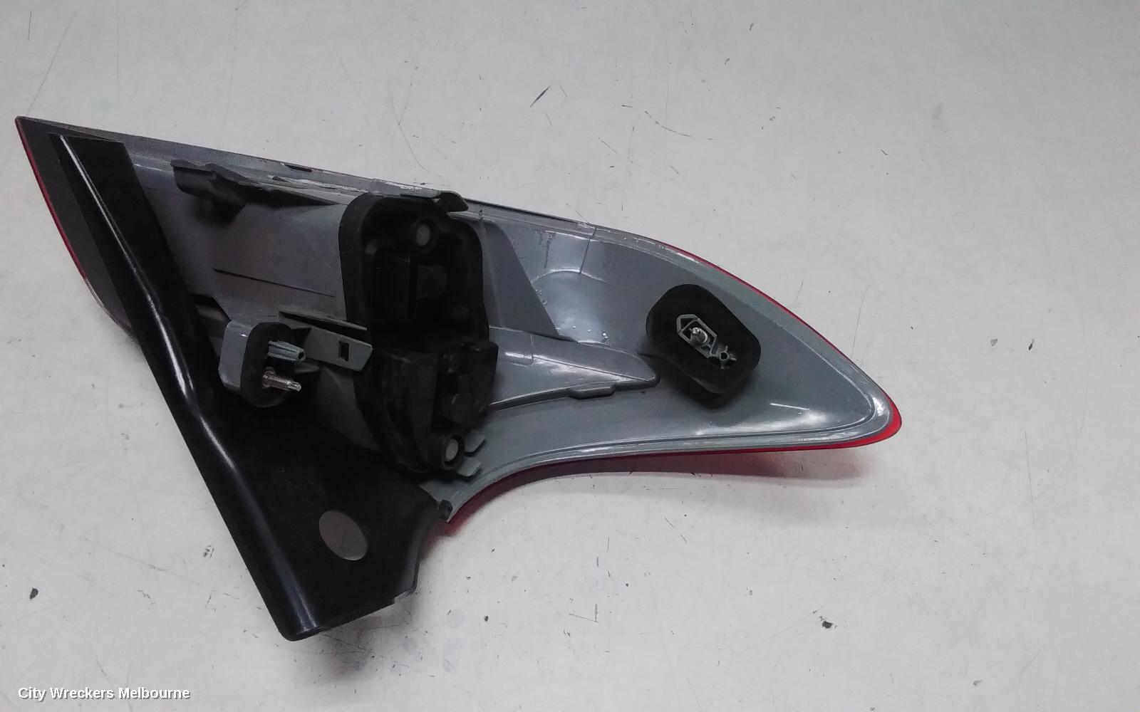RENAULT MEGANE RIGHT TAILLIGHT, IN BODY, X32/B95, 5DR HATCH, RED, 09/2010 - 05/2016