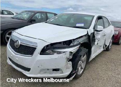 HOLDEN MALIBU LEFT FRONT HUB ASSEMBLY, V300, 06/2013 - 12/2017
