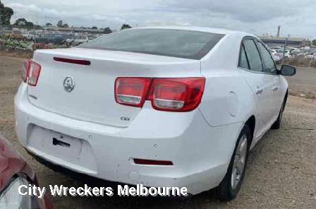 HOLDEN MALIBU LEFT FRONT HUB ASSEMBLY, V300, 06/2013 - 12/2017