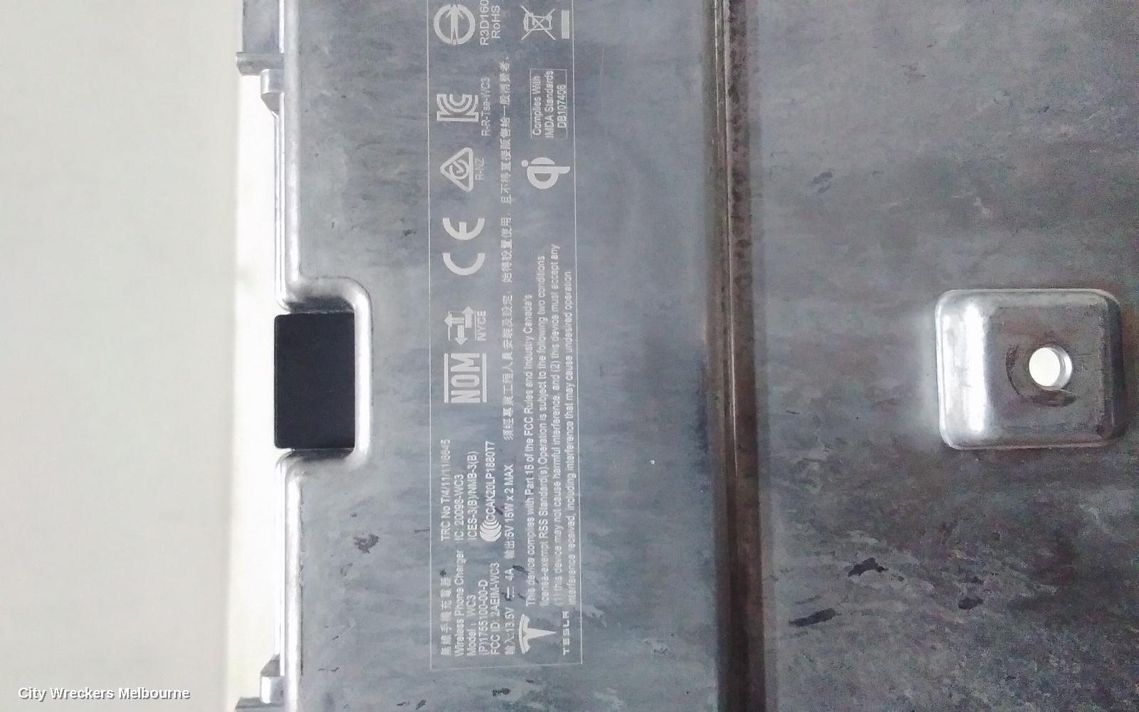 TESLA MODEL 3, 1ST GEN, 06/2019 ONWARDS, TESLA MODEL 3 Y CENTER CONSOLE INDUCTIVE CHARGER MODULE OEM 1755100-00-D GEN 2.: 138663
