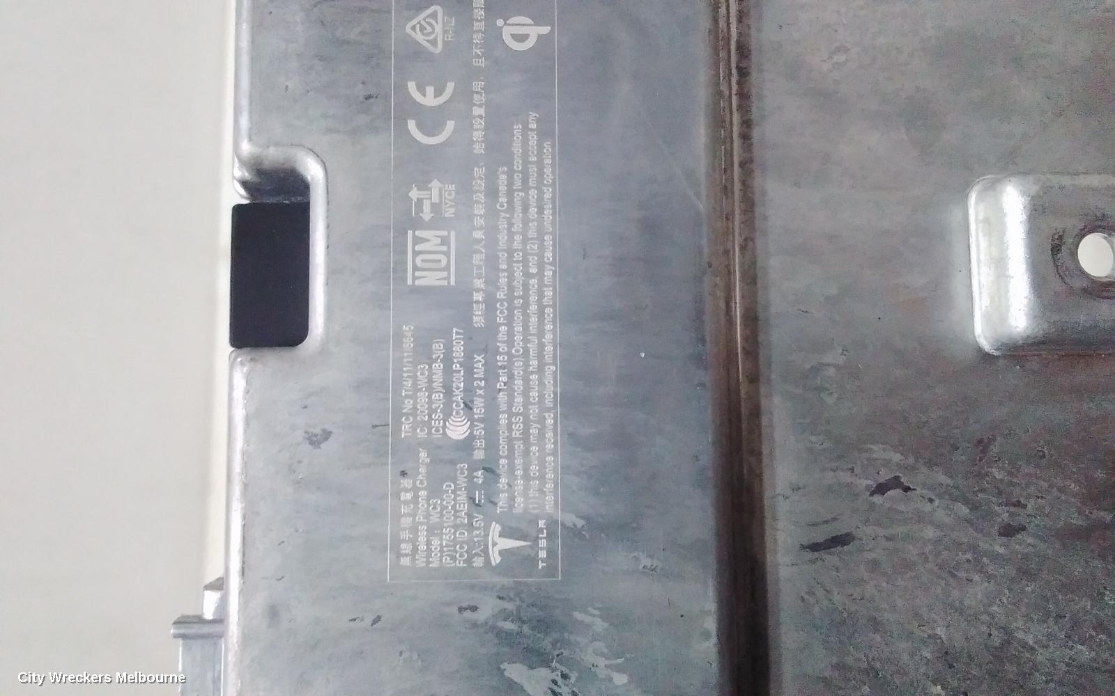 TESLA MODEL 3, 1ST GEN, 06/2019 ONWARDS, TESLA MODEL 3 Y CENTER CONSOLE INDUCTIVE CHARGER MODULE OEM 1755100-00-D GEN 2.: 138663