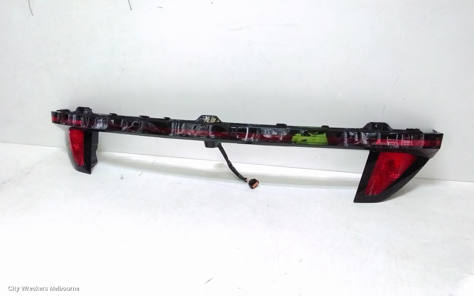 HYUNDAI TUCSON REAR GARNISH, TAILGATE LAMP (CENTRE), HALOGEN TYPE, NX4, 02/2021 - 01/2024