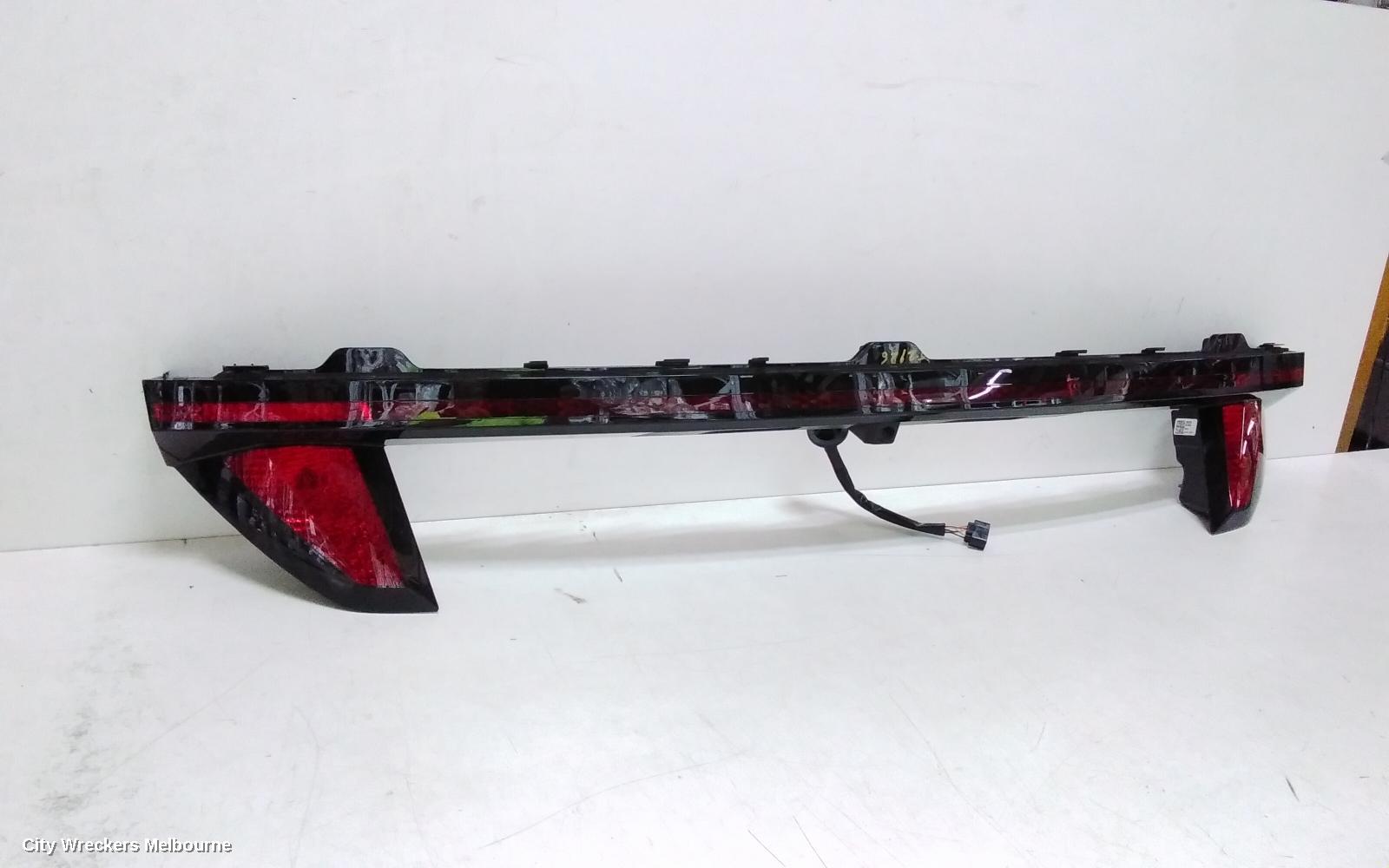 HYUNDAI TUCSON REAR GARNISH, TAILGATE LAMP (CENTRE), HALOGEN TYPE, NX4, 02/2021 - 01/2024