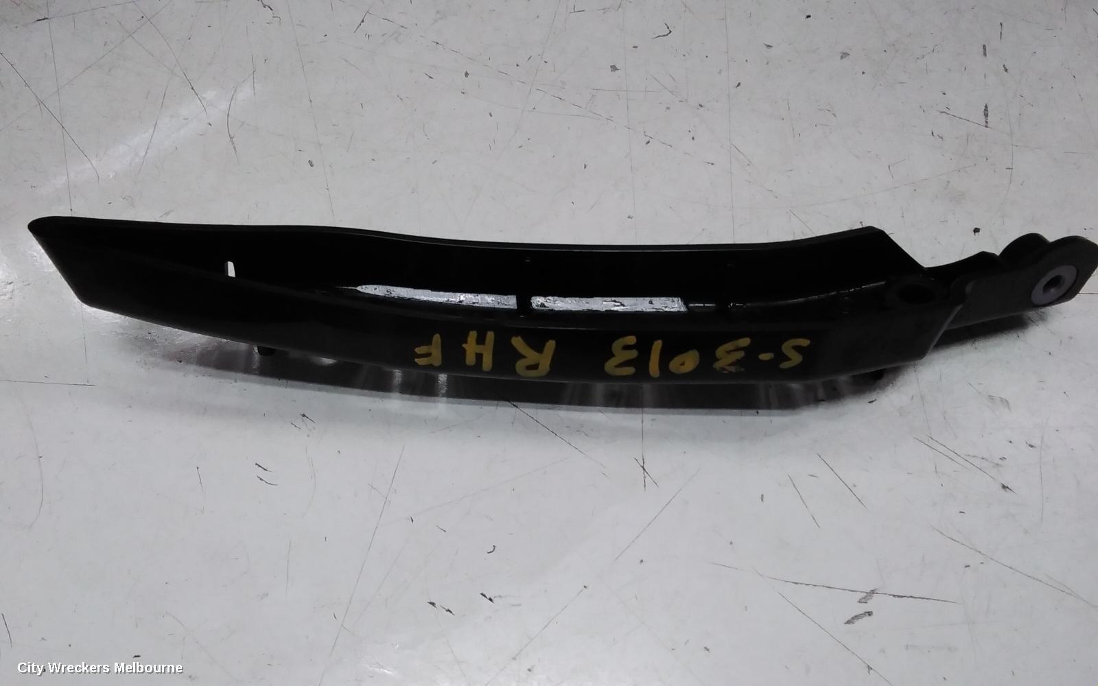 TESLA MODEL Y, 1ST GEN, 03/2022 ONWARDS, RHF BAR BRAKET: 138700