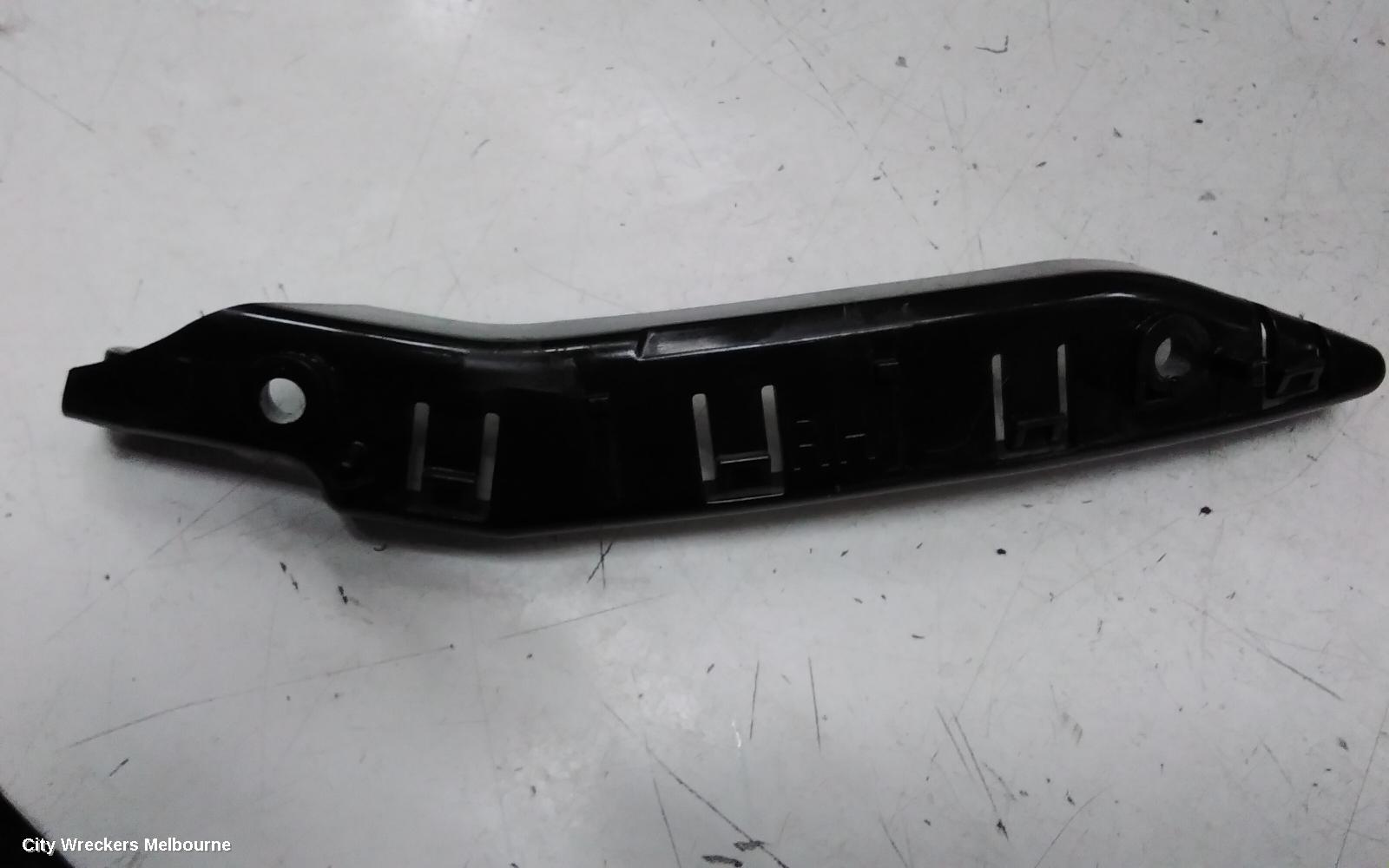 TESLA MODEL Y, 1ST GEN, 03/2022 ONWARDS, RHF BAR BRAKET: 138700