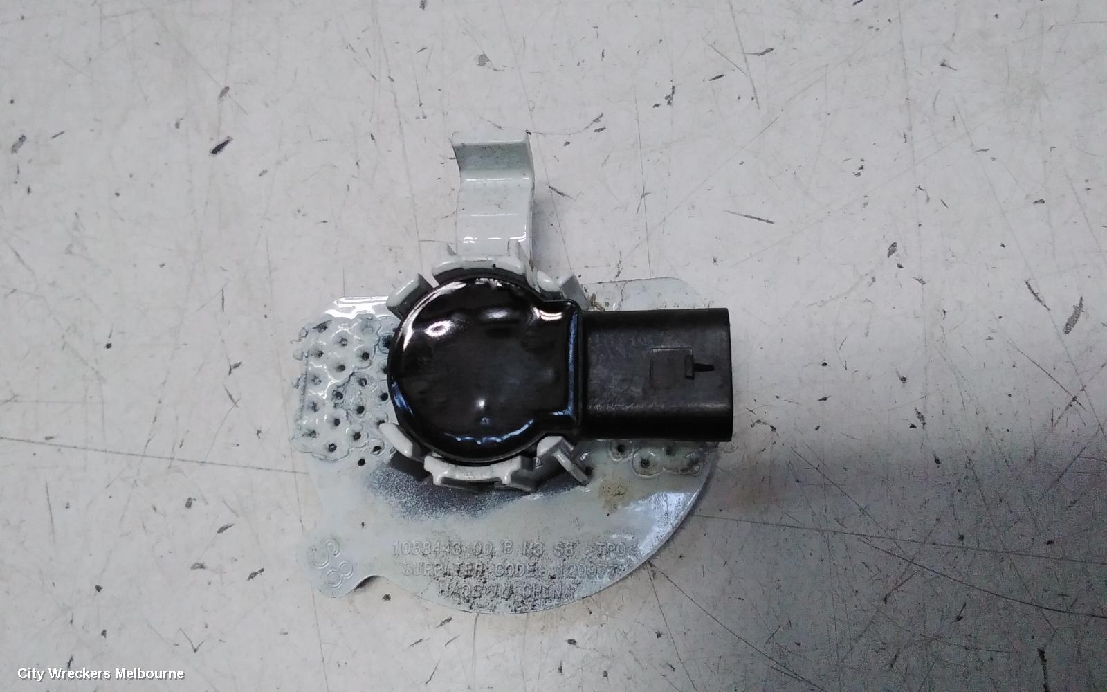 TESLA MODEL 3, 1ST GEN, 06/2019 ONWARDS, REAR BUMPER PARKING SENSOR 1X: 138737