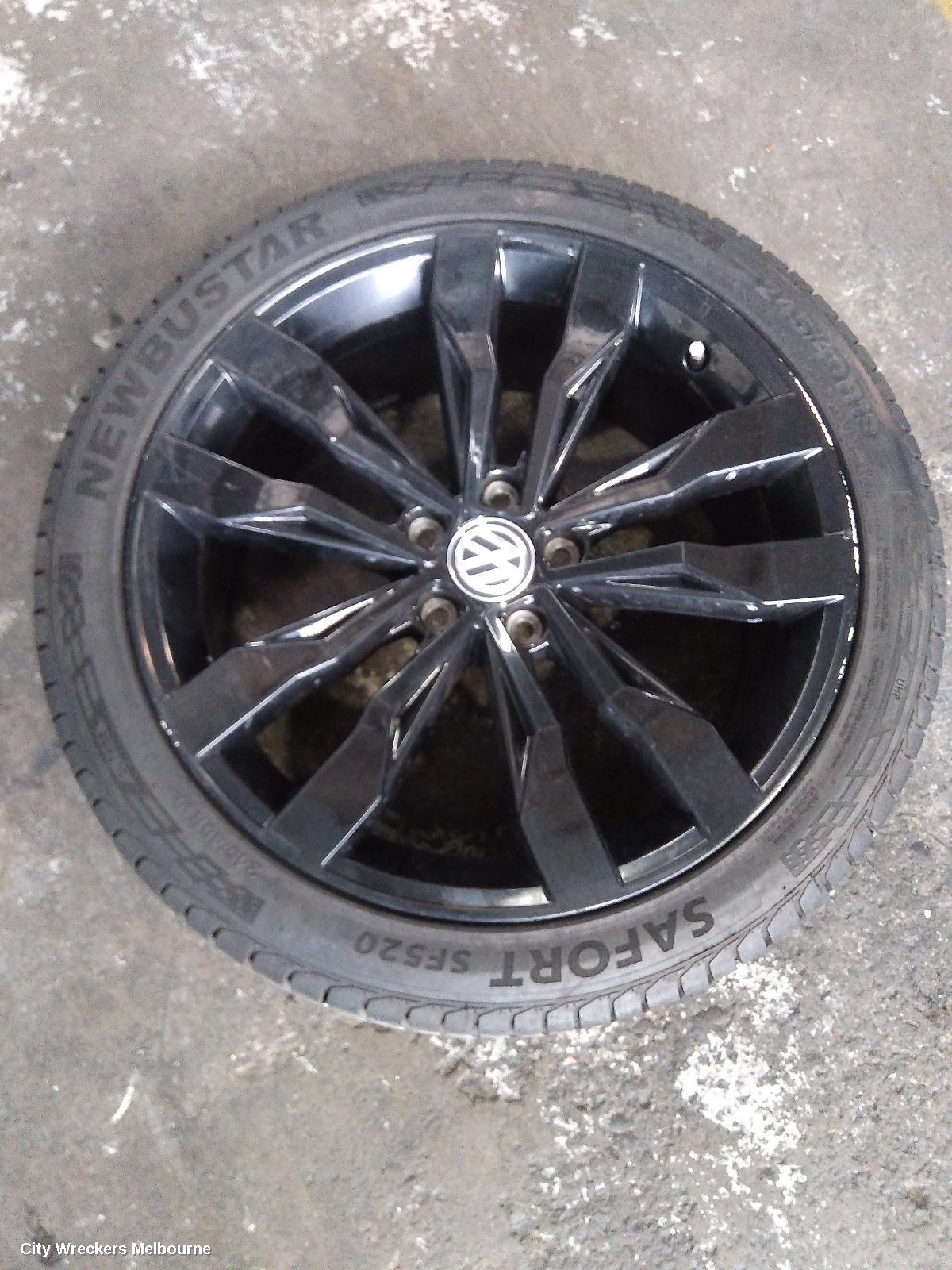 VOLKSWAGEN T-ROC WHEEL MAG, FACTORY, 19X8IN, 5 TWIN SPOKE, BI-COLOUR, BLACK/ALUMINIUM,  A1, 03/2020 ONWARDS