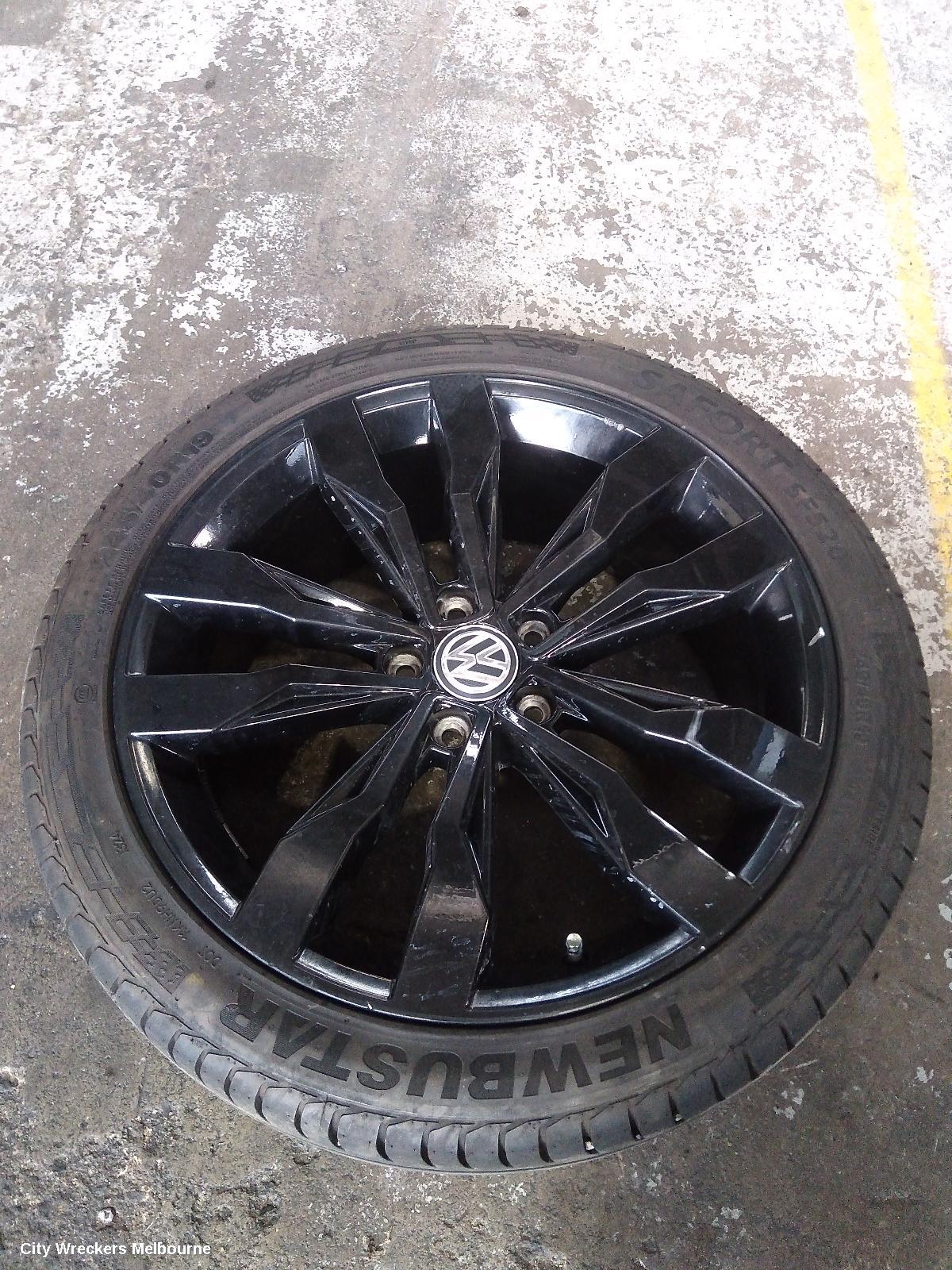 VOLKSWAGEN T-ROC WHEEL MAG, FACTORY, 19X8IN, 5 TWIN SPOKE, BI-COLOUR, BLACK/ALUMINIUM,  A1, 03/2020 ONWARDS