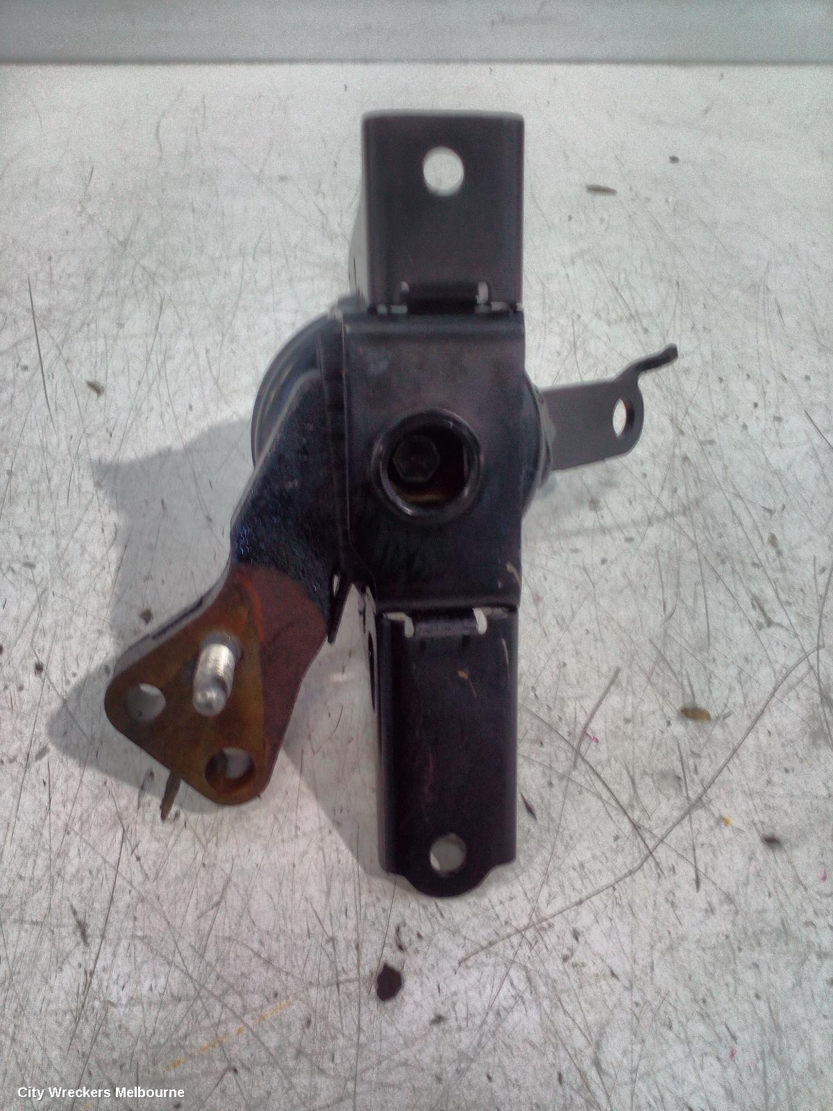 TOYOTA YARIS MOUNT, NCP9#, 10/2005 - 12/2016