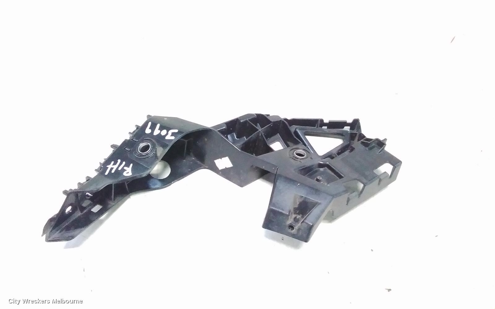 VOLKSWAGEN GOLF, GEN 8, 09/2020 ONWARDS, LEFT BRACKET: 138937