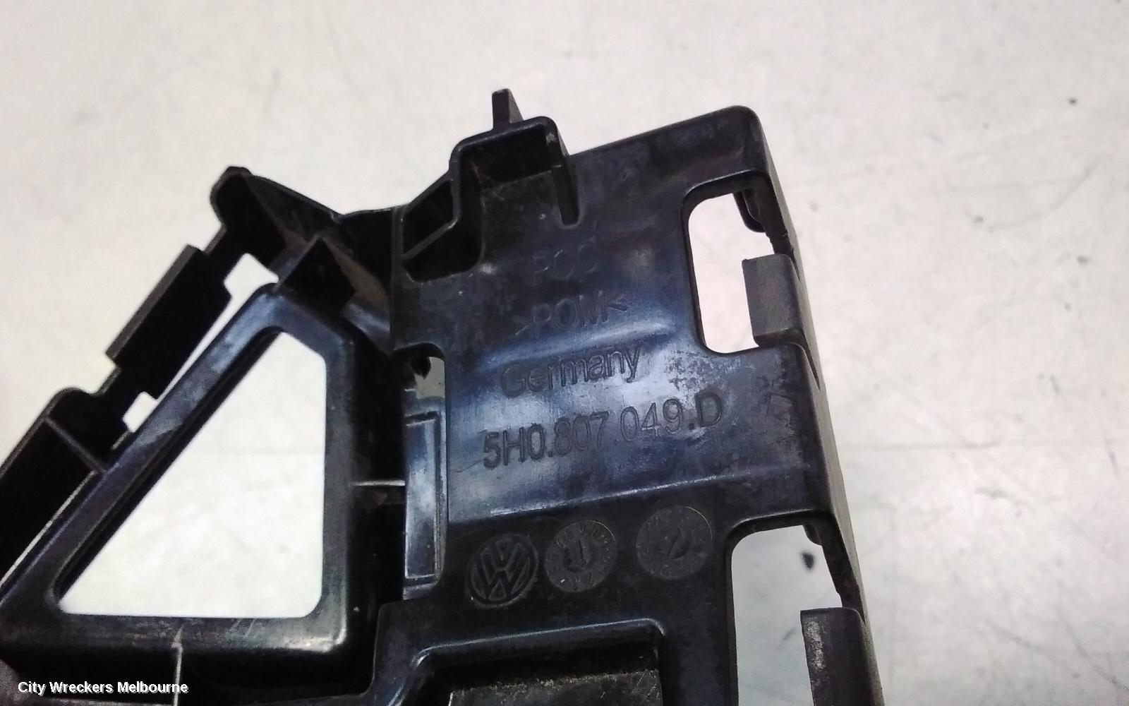 VOLKSWAGEN GOLF, GEN 8, 09/2020 ONWARDS, LEFT BRACKET: 138937