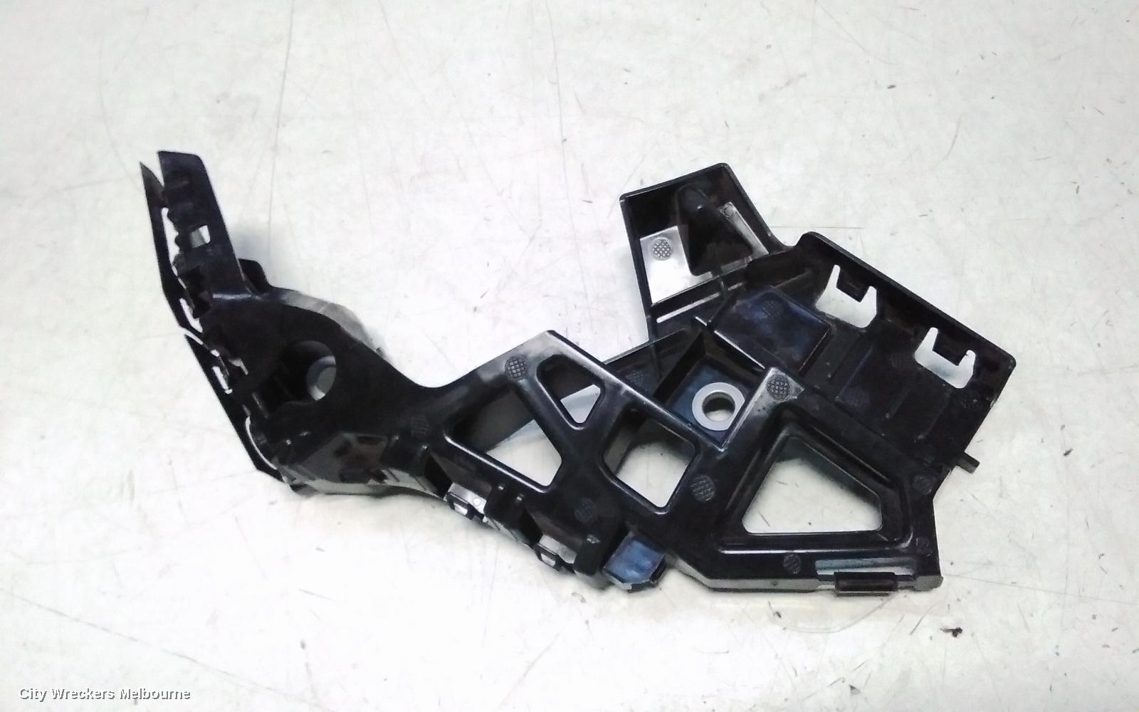 VOLKSWAGEN GOLF, GEN 8, 09/2020 ONWARDS, LEFT BRACKET: 138937