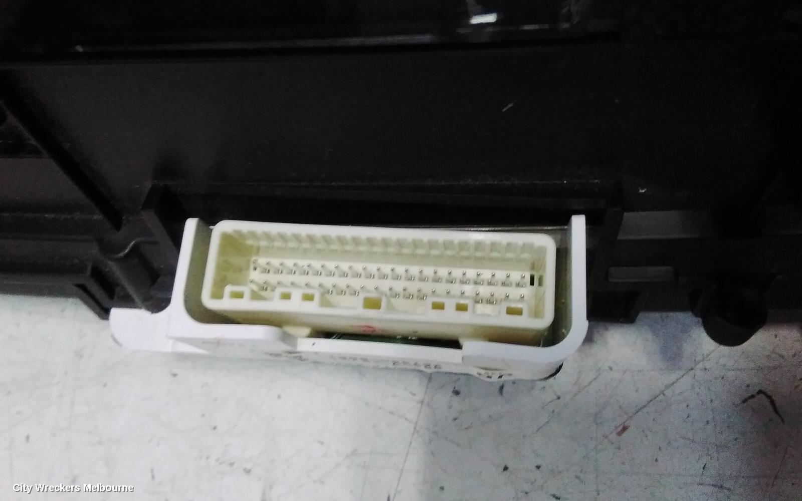 TOYOTA ESTIMA INSTRUMENT CLUSTER, XR50, 05-19