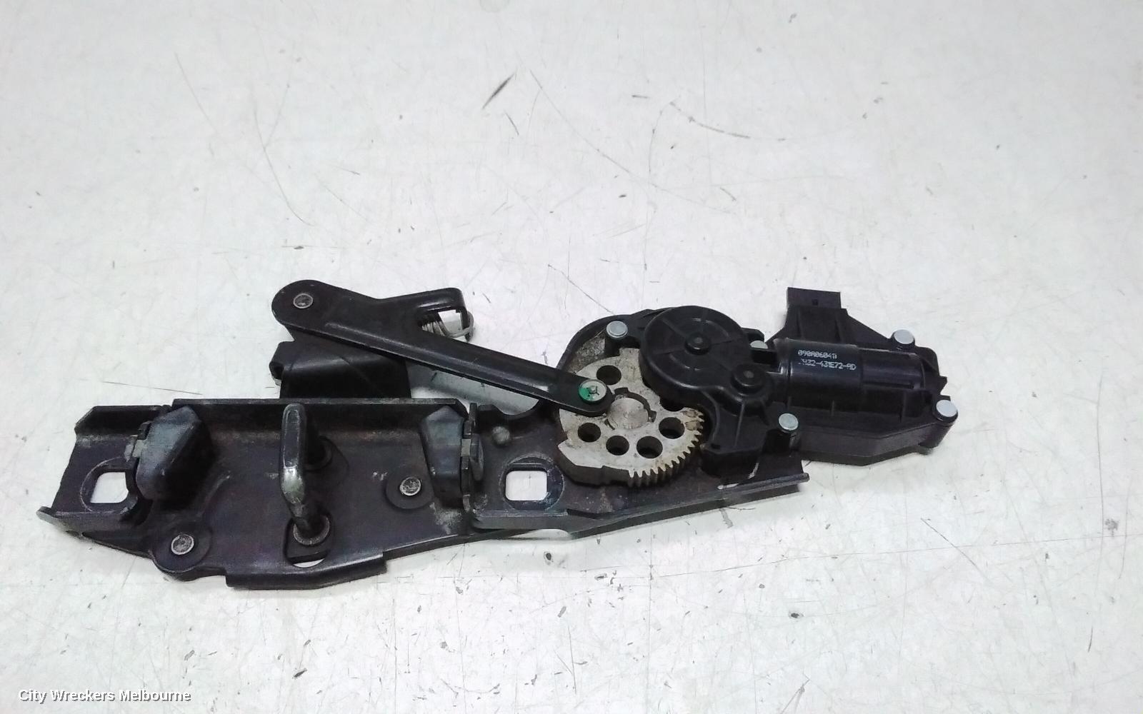 LAND ROVER RANGEROVER SPORT DOOR/BOOT/GATE LOCK, LOWER TAILGATE LOCK, L320, SPORT, 08/2005 - 05/2013